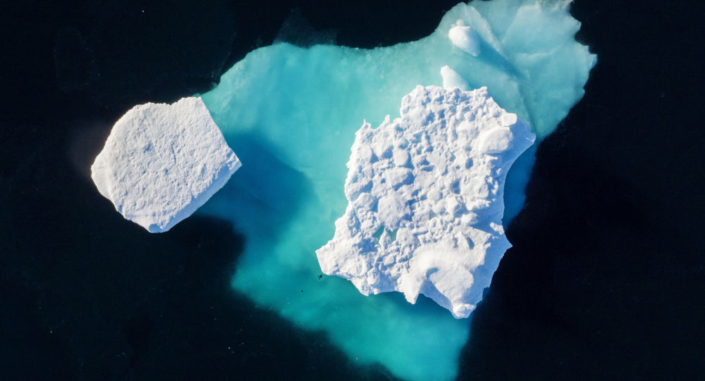 Grönland da buzul koptu: 1 ölü, 2 kayıp
