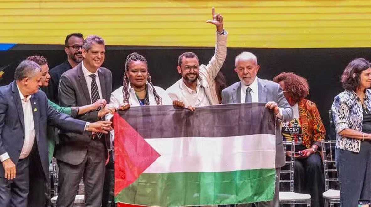 Brezilya Devlet Başkanı Silva Filistin bayrağı açtı