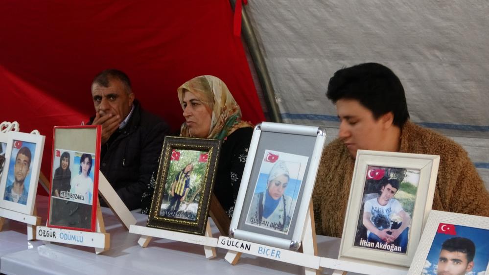 Diyarbakır’da PKK ve HDP mağduru ailelerin evlat nöbeti devam ediyor