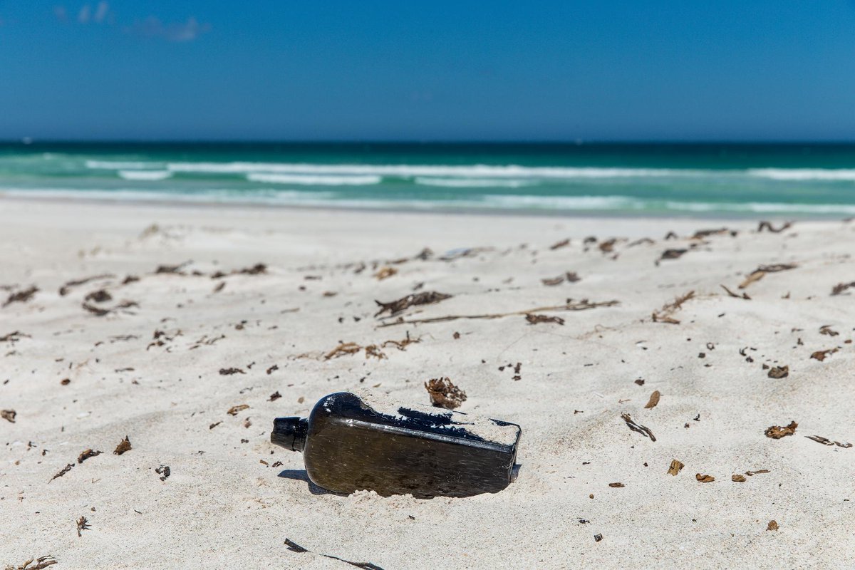 Avustralya daki bir kumsalda dünyanın en eski şişe mesajı bulundu