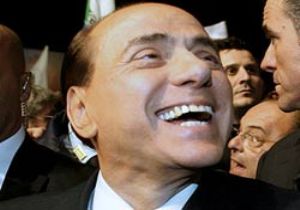 Berlusconi Rezaleti Diz Boyu