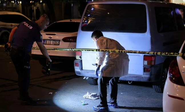 Beyoğlu nda silahlı saldırı:  7 bela Taner  öldürüldü!