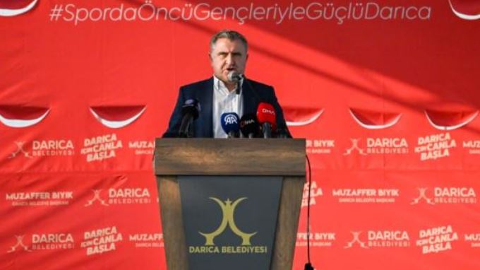 Bakan Bak: Türkiye Avrupa nın en genç stadyumlarına sahip