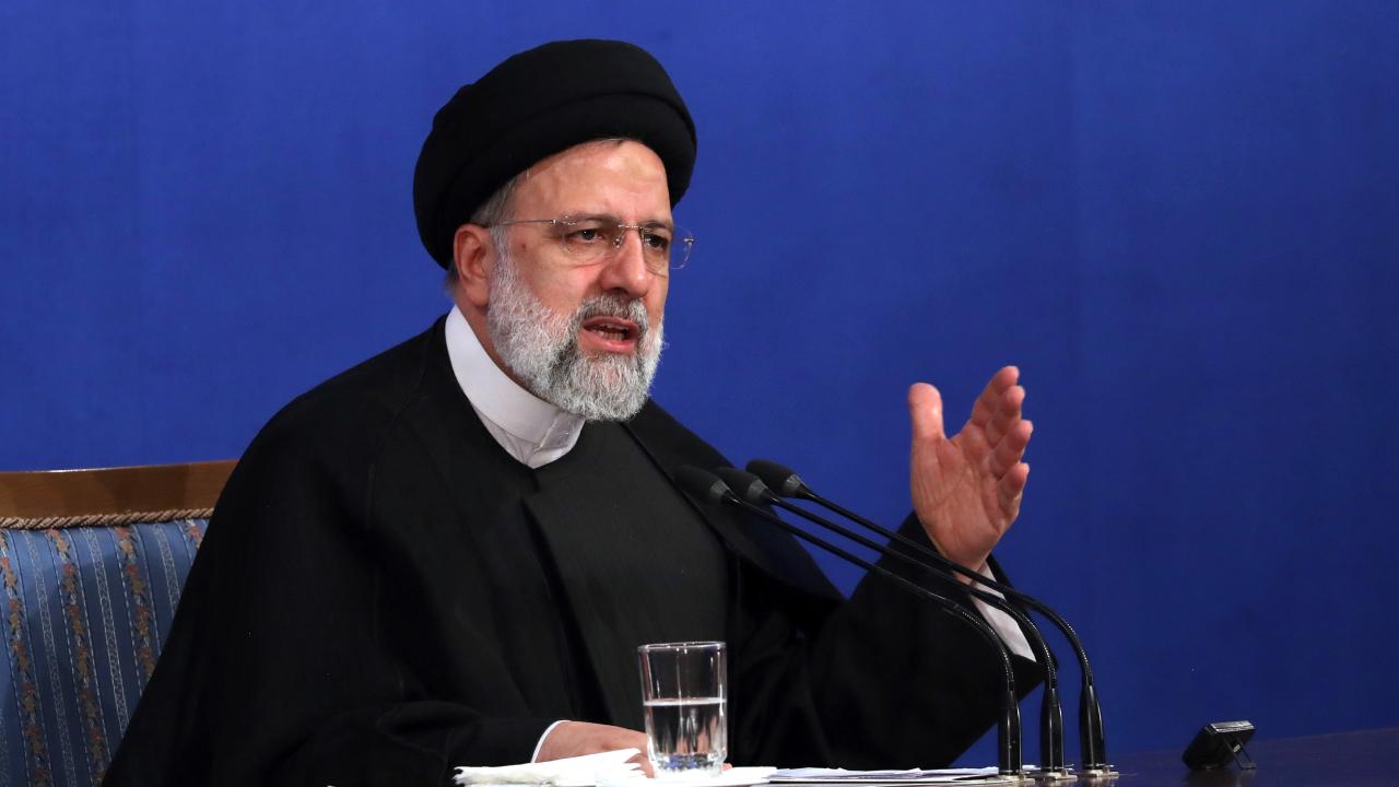 İran Cumhurbaşkanı Reisi den nükleer silah açıklaması