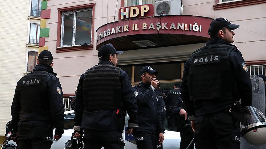 Diyarbakır HDP il binasına operasyon