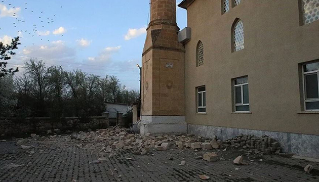 Depremin ardından okullar tatil edildi