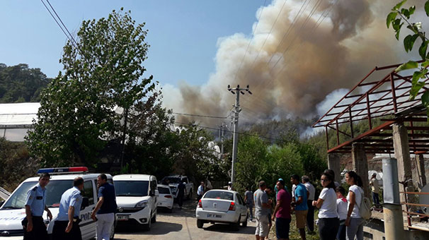 Antalya da korkutan yangın