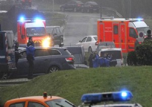 Sıcak Gelişme...Fransa da Charlie Hebdo saldırısı şüphelileri kıskaçta...