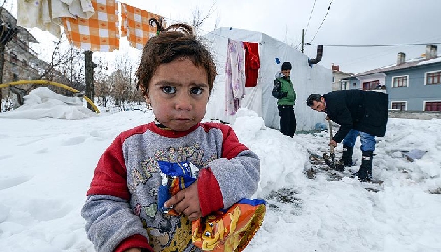  Suriye de çocuklar bunları unuttu 