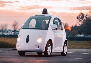 Google sürücüsüz otomobile sürücü arıyor!