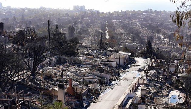 Los Angeles'ta yangın bölgesinde çamur seli uyarısı