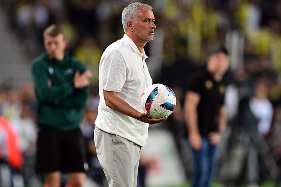 Mourinho kararını verdi! Fenerbahçe nin Göztepe maçı kadrosu belli oldu