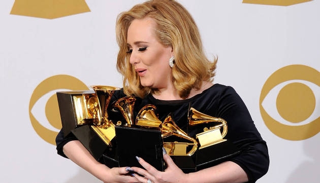 Adele in  25 i müzik tarihine geçti!