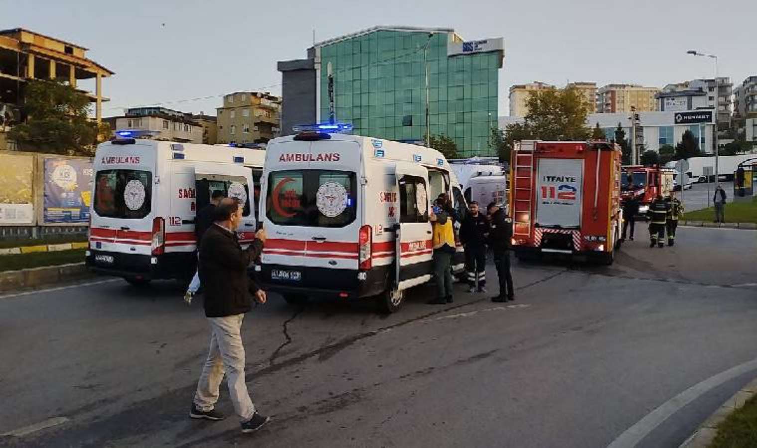 İşçi servisi ile halk otobüsü çarpıştı: 11 yaralı