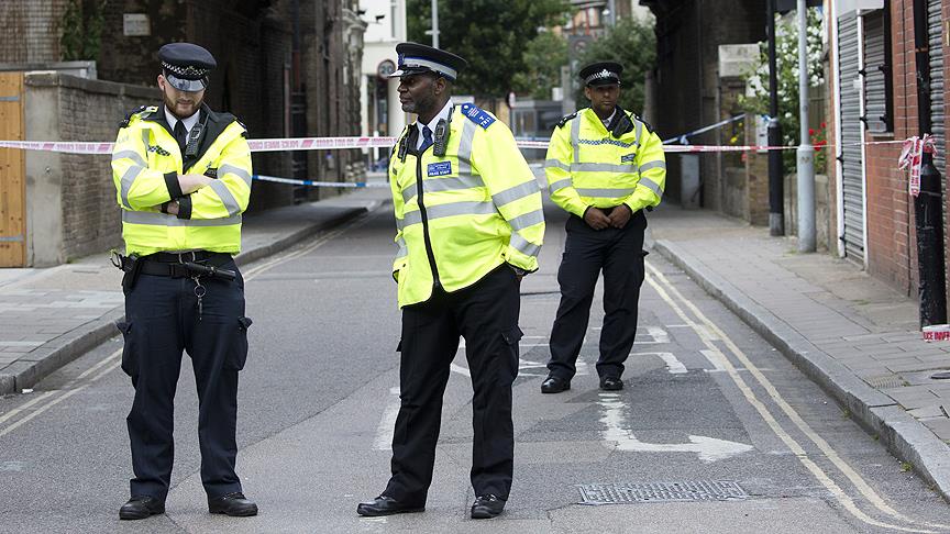 Londra da şüpheli araç patlatıldı