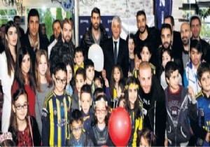 Sanat ve spor dünyasından minikler için sürpriz parti!