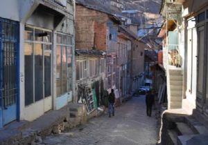 Bakır zengini Maden hayalet kente döndü