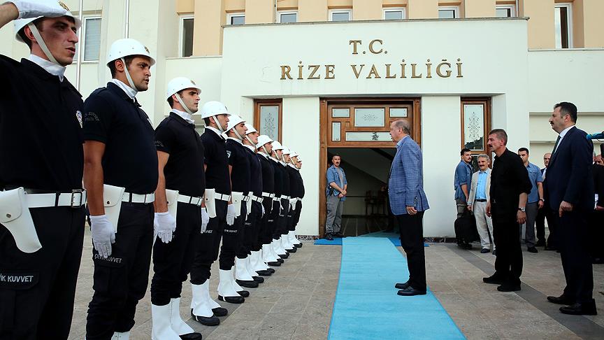 Erdoğan, Rize Valiliğini ziyaret etti