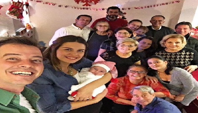 Alp Kırşan 40 günlük bebeğiyle selfie çekti..!