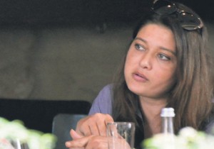 Nurgül Yeşilçay Yeni Aşkıyla Dudak Dudağa Eğlendi!!!