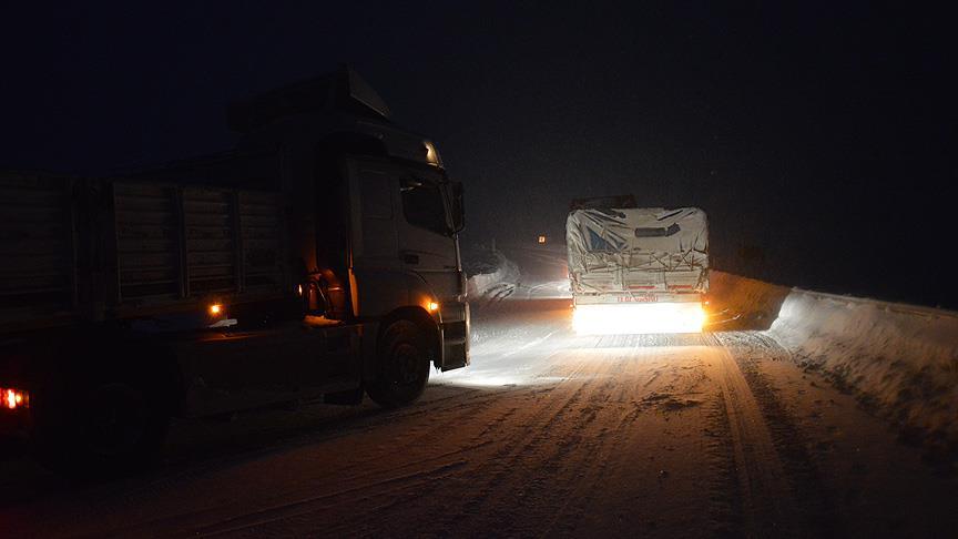 Ağrı-Erzurum yolu kapandı