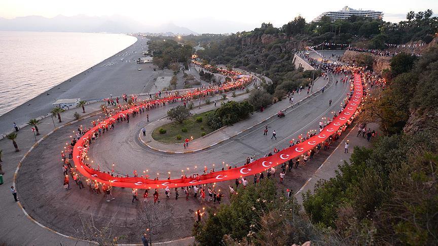 Cumhuriyet Bayramı için 300 metrelik bayrak!