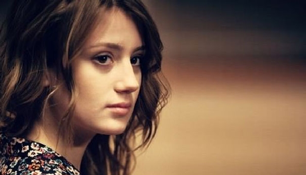 Gizem Karaca kimdir?