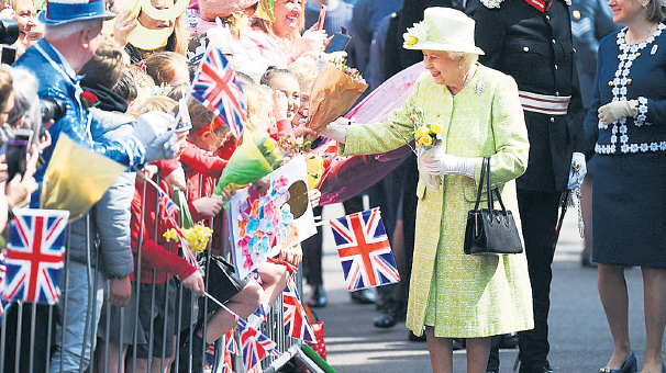 Kraliçe Elizabeth 90’a adım attı!