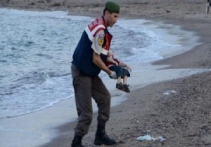 Ünlü Sanatçıdan Aylan Kurdi ye Şarkı!