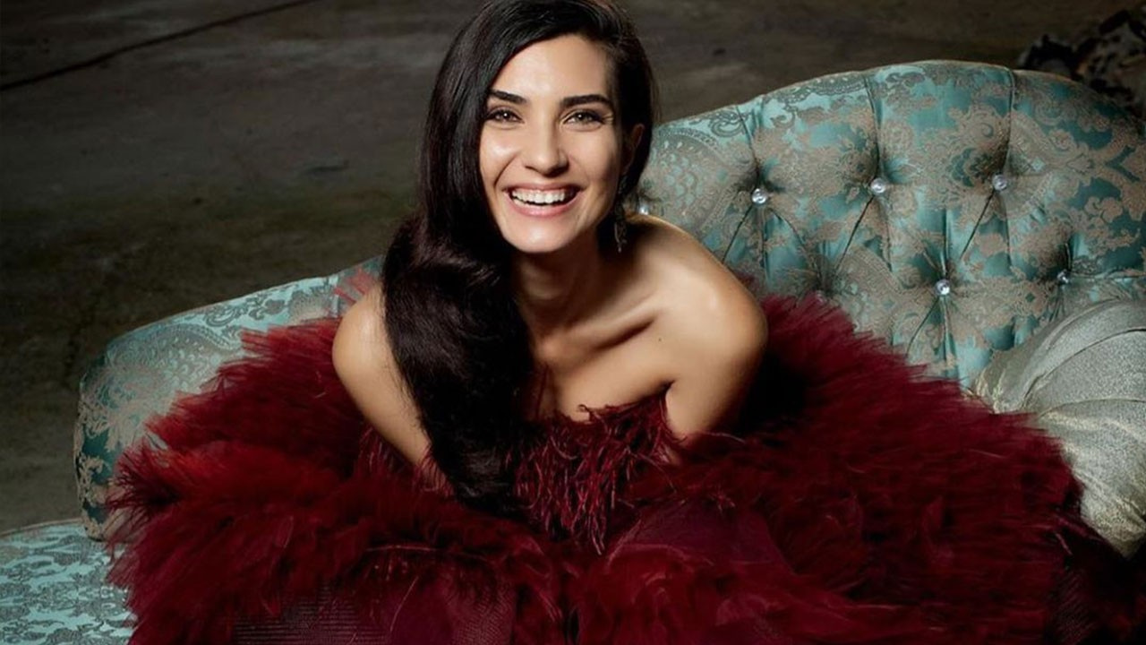 Tuba Büyüküstün’ün annesini gören gözlerine inanamadı!