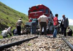 İran’da Tren Raydan Çıktı: 8 Ölü, 12 Yaralı