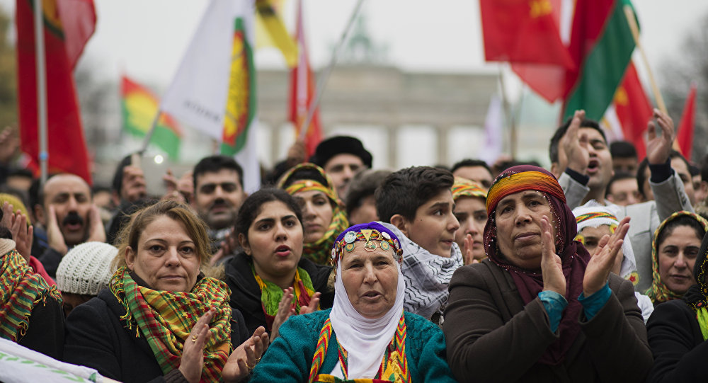 PKK bayrağı çağrısı Almanya da kaygı yarattı