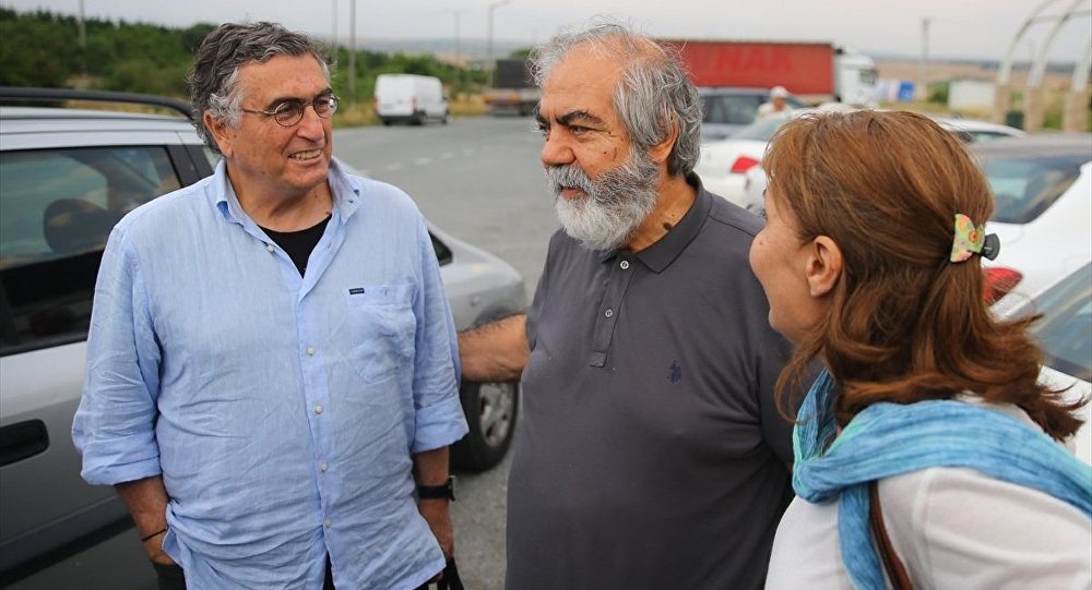 Tahliye olan Mehmet Altan: İki yılım gitti