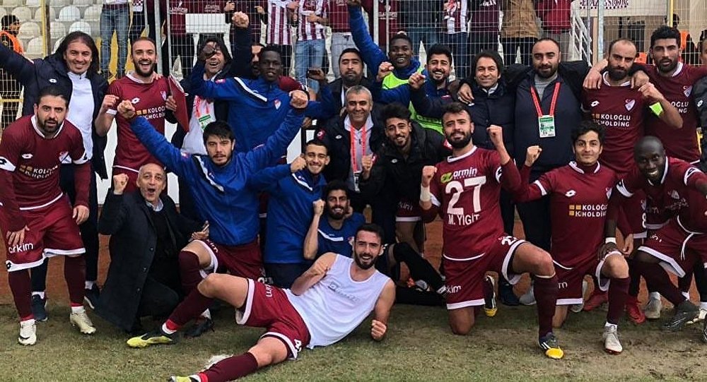 Elazığspor 17 futbolcuya imza attırdı!