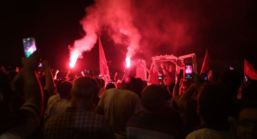 İBB önünde  plaka tahdidi  kutlaması