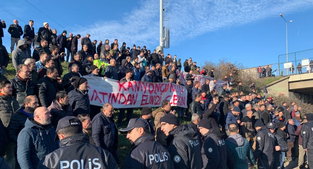 Şoförlerin eylemlerinin ardından dijital takograf uygulaması ertelendi