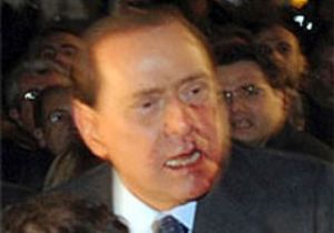 Berlusconi Fazla Hasar Almamış