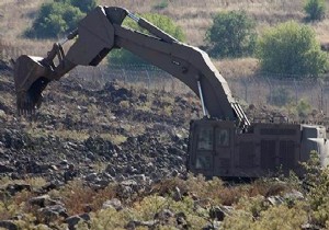 İsrail yine Golan Tepeleri nde hendek kazmaya başladı