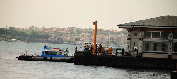 Bir yolcu Kadıköy-Beşiktaş vapurundan denize atladı