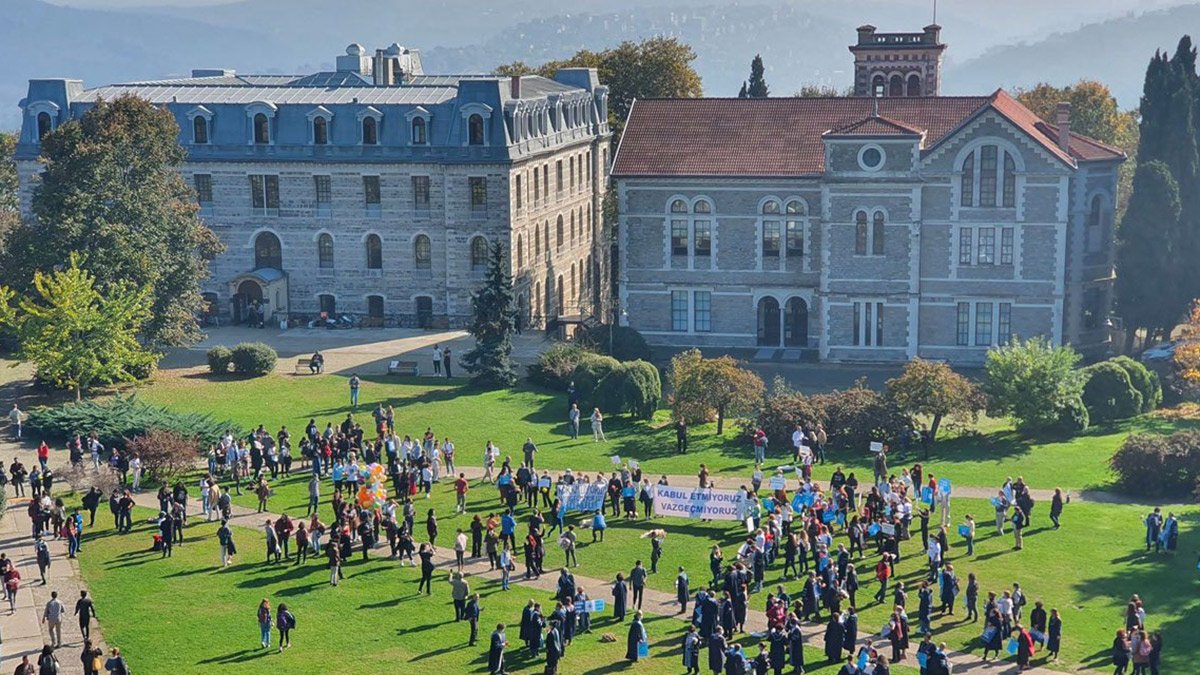 Boğaziçi Üniversitesi öğrencileri ayağa kalktı!