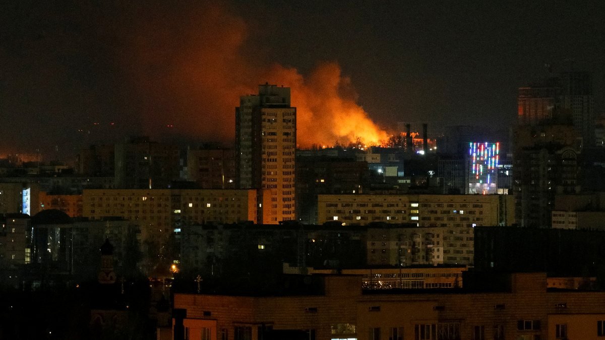 Ukrayna ya füze yağdı, validen sığınaklarda kalın uyarısı geldi