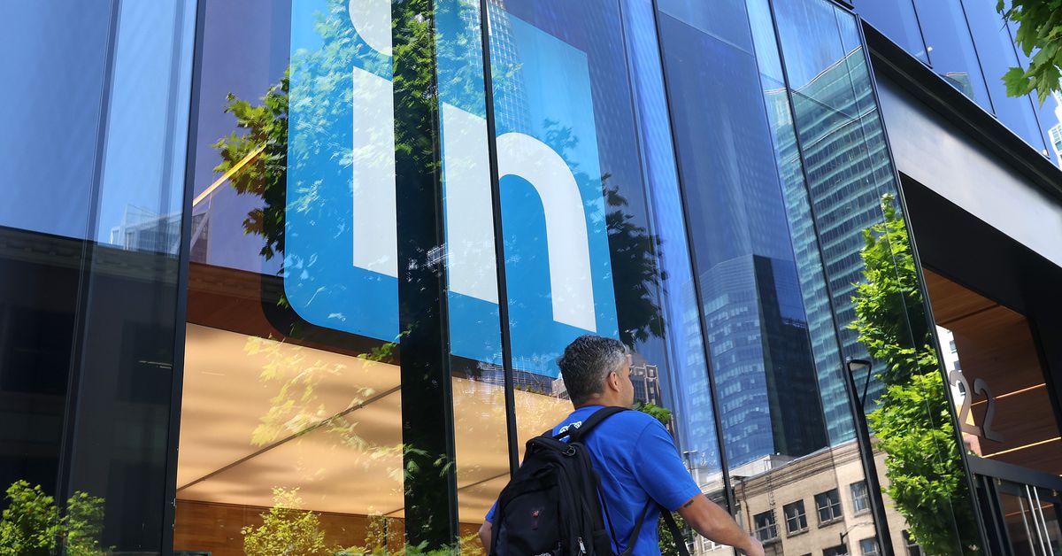 LinkedIn bu yıl ikinci kez yüzlerce çalışanını işten çıkarıyor
