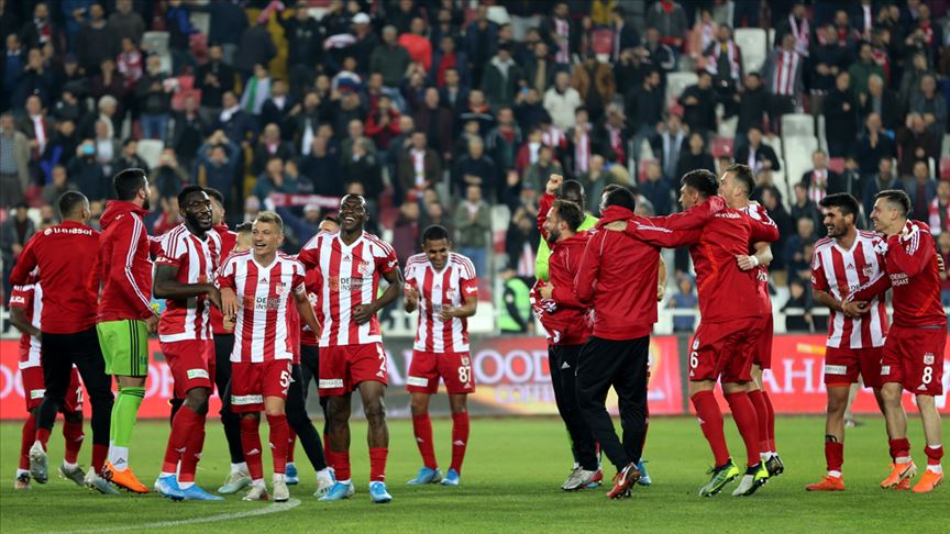 Sivasspor 10 sezon sonra liderlik koltuğunda