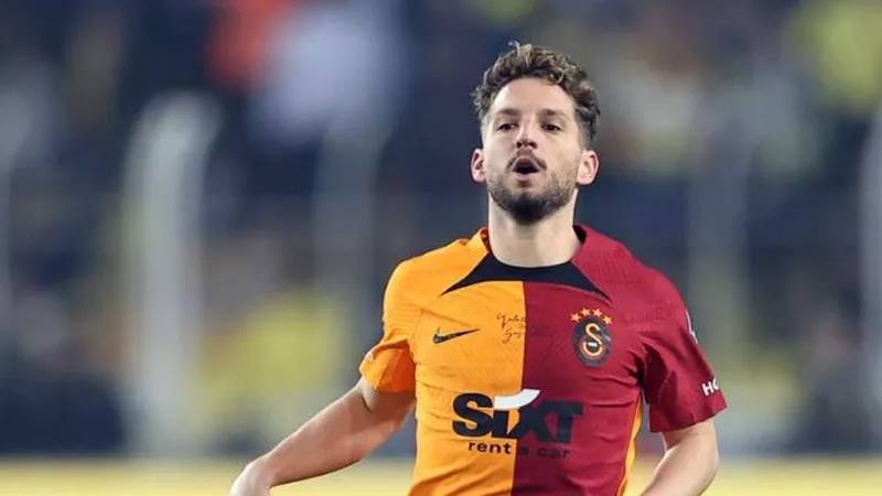 Mertens bir yıl daha Galatasaray da