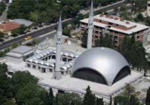 Atina da Cami İçin İlk Adım