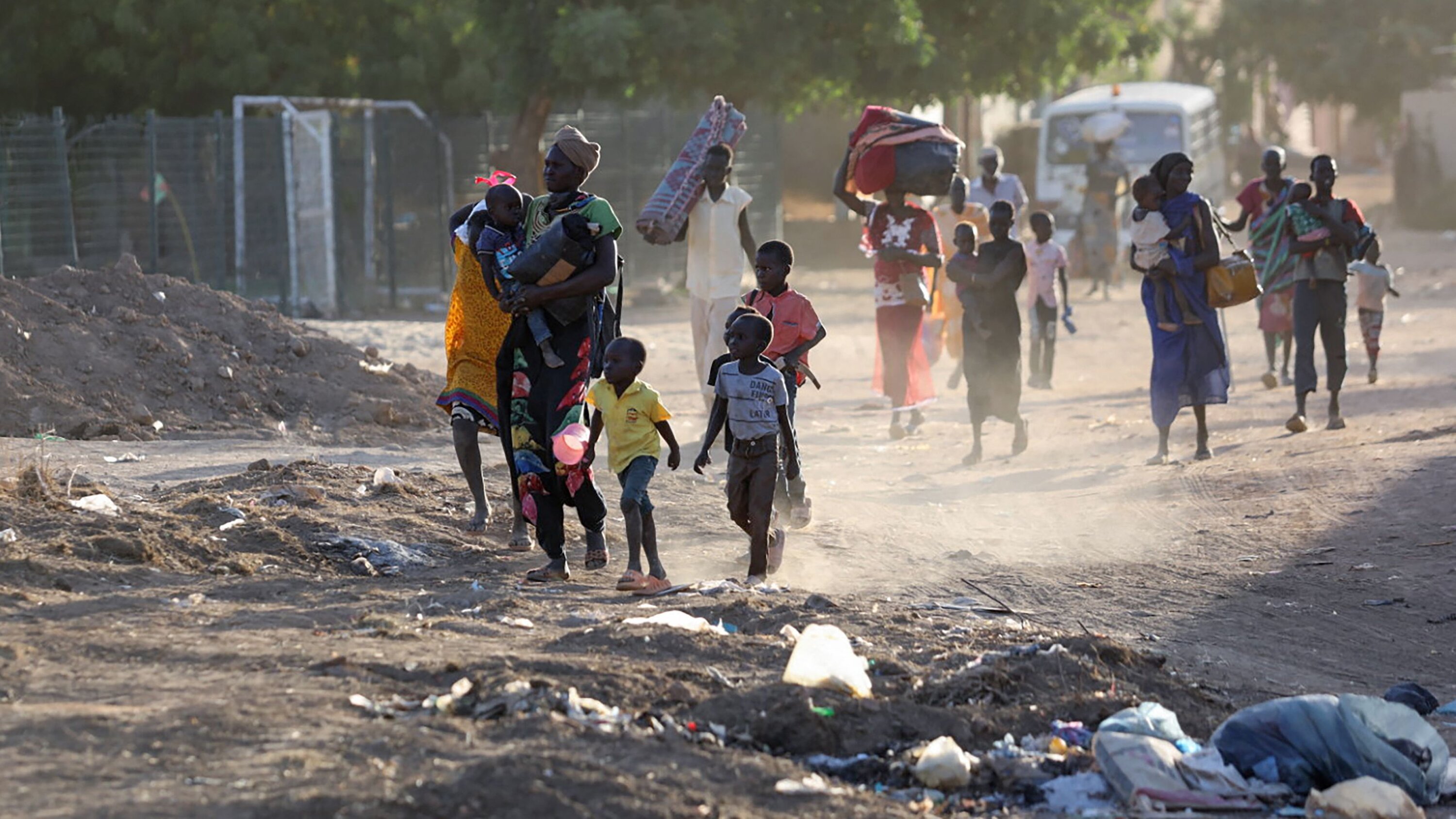 Libya, Sudan a 14 ton tıbbi yardım malzemesi gönderdi