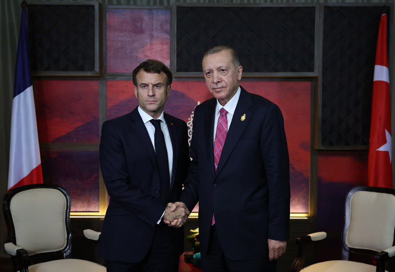 Macron: Türkiye ile dayanışma içindeyiz