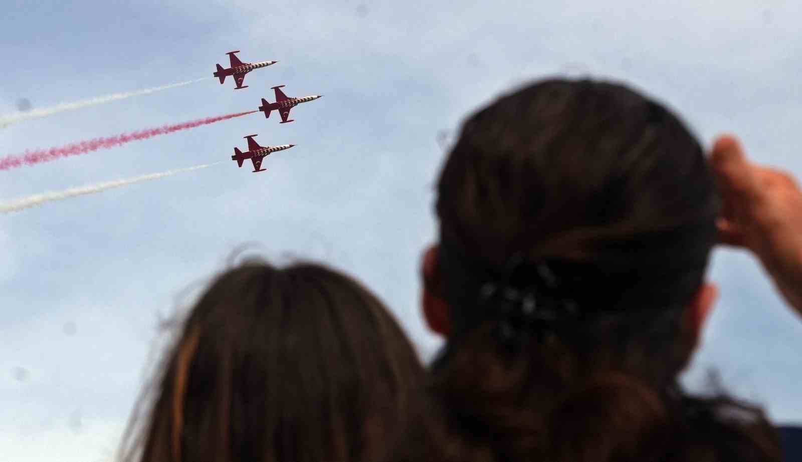 Türk Yıldızları Ata ya saygı için uçuş yapacak