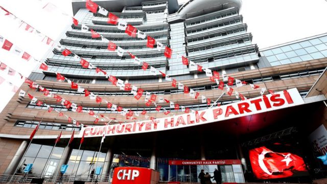 CHP de üç isim disipline sevk edildi