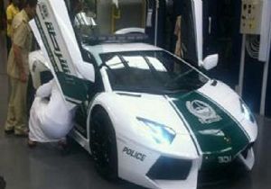 Dubai`de Polis Aracı Lamborghini!